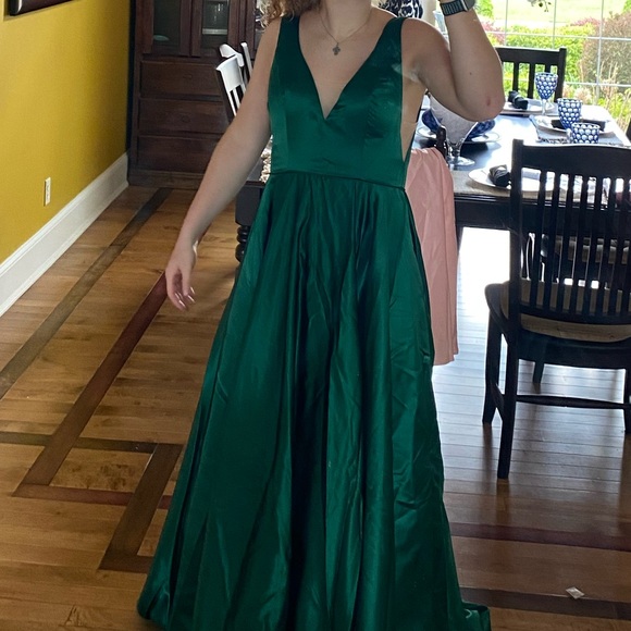 BEAUTIFUL GREEN PROM/ Wedding guest DRESS - Picture 2 of 5
